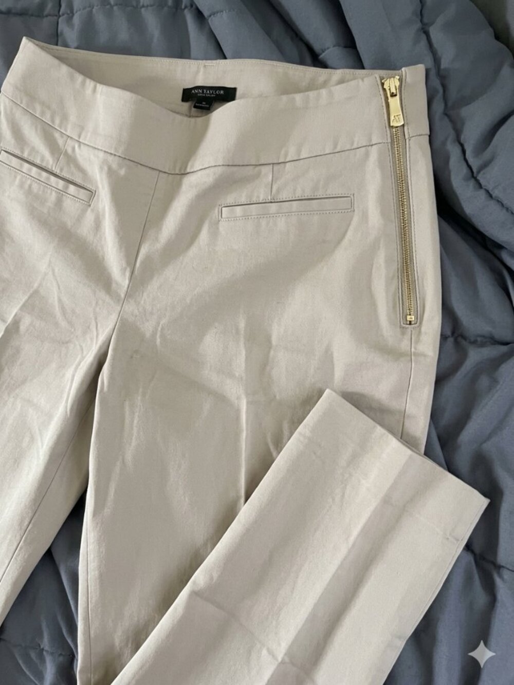 Ann Taylor Cream Ankle Pants with Gold Side Zipper - Size 2